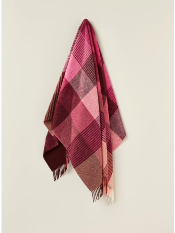 Lindley Design Pure New Wool throw in Raspberry.